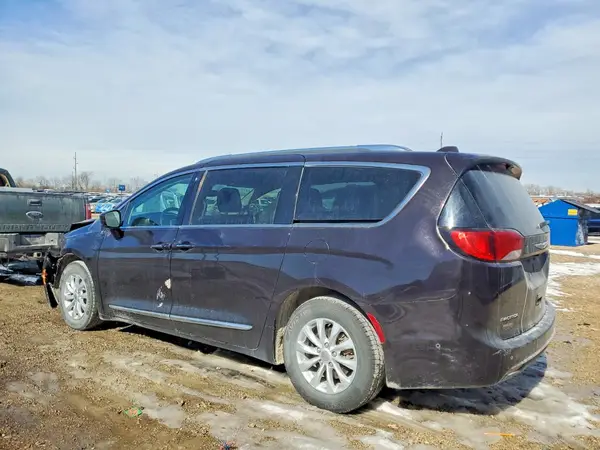 2C4RC1BG0JR233401 2018 CHRYSLER PACIFICA - Image 2
