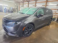 2C4RC1BG0JR235195 2018 CHRYSLER PACIFICA