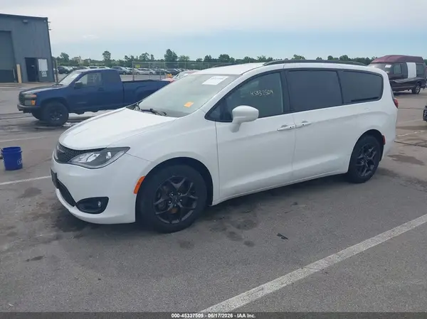 2C4RC1BG0JR235942 2018 CHRYSLER PACIFICA - Image 2