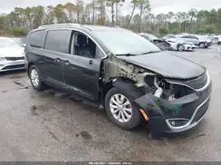 2C4RC1BG0JR237321 2018 CHRYSLER PACIFICA