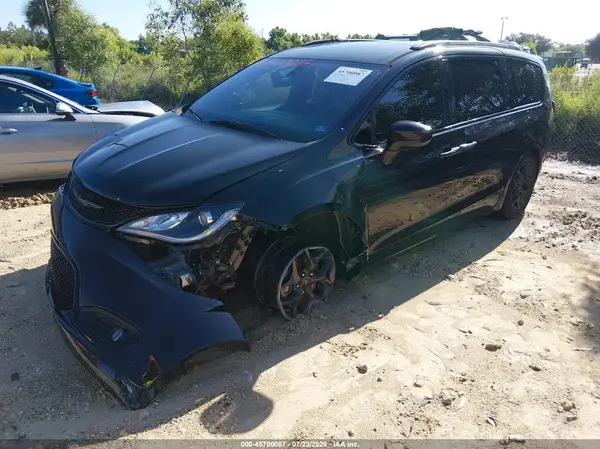 2C4RC1BG0JR237447 2018 CHRYSLER PACIFICA - Image 2
