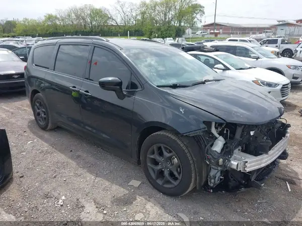 2C4RC1BG0JR258010 2018 CHRYSLER PACIFICA - Image 1