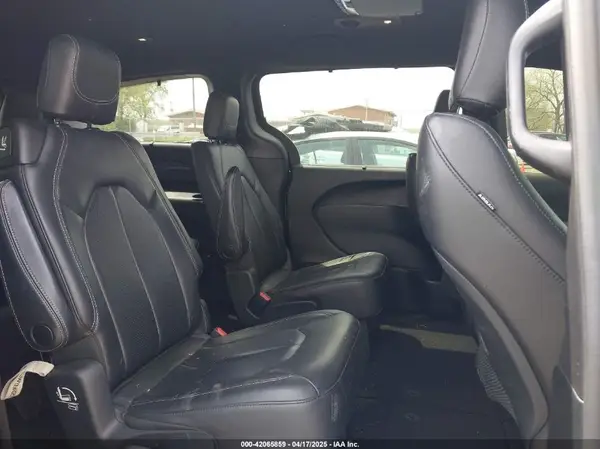 2C4RC1BG0JR258010 2018 CHRYSLER PACIFICA - Image 8