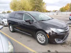 2C4RC1BG0JR262977 2018 CHRYSLER PACIFICA