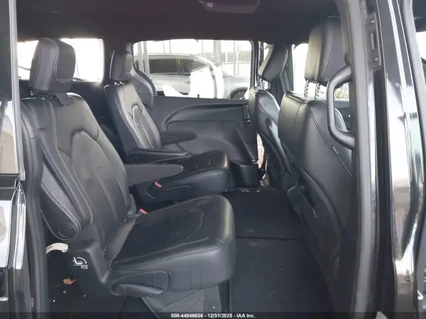 2C4RC1BG0JR274319 2018 CHRYSLER PACIFICA - Image 8