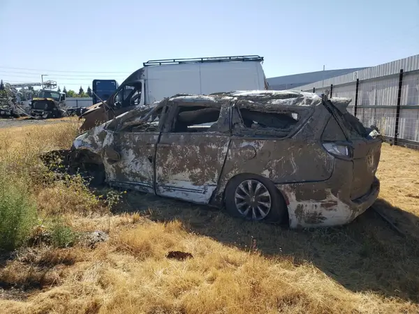 2C4RC1BG0JR277091 2018 CHRYSLER PACIFICA - Image 2