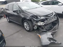 2C4RC1BG0JR290391 2018 CHRYSLER PACIFICA
