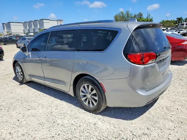 2C4RC1BG0JR290794 2018 CHRYSLER PACIFICA - Image 2