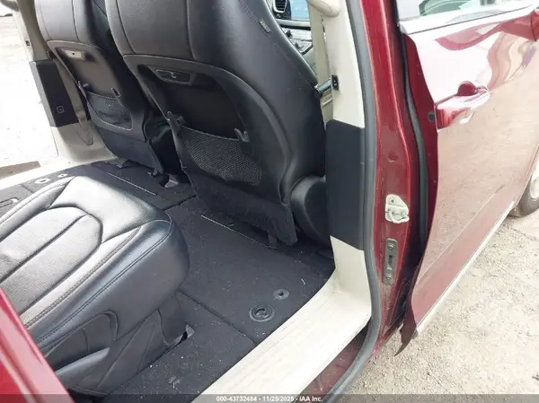 2C4RC1BG0JR312079 2018 CHRYSLER PACIFICA - Image 8