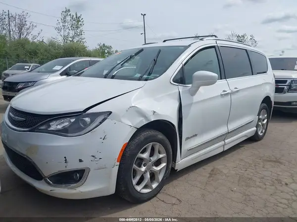 2C4RC1BG0JR312101 2018 CHRYSLER PACIFICA - Image 2