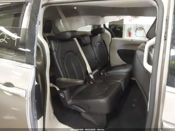 2C4RC1BG0JR321011 2018 CHRYSLER PACIFICA - Image 8