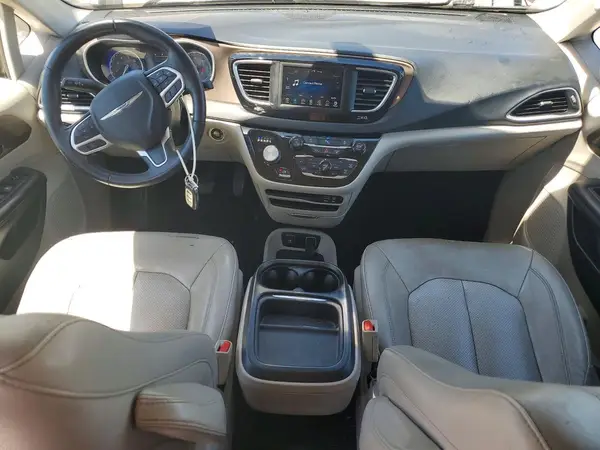 2C4RC1BG0JR352565 2018 CHRYSLER PACIFICA - Image 8