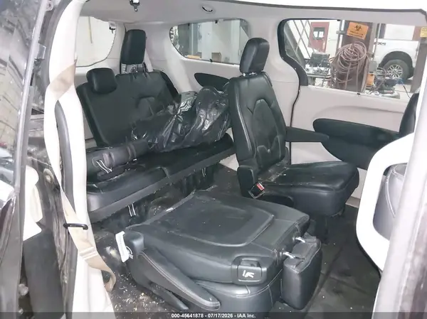 2C4RC1BG0JR352775 2018 CHRYSLER PACIFICA - Image 8