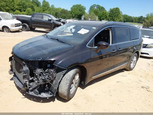 2C4RC1BG0JR353599 2018 CHRYSLER PACIFICA - Image 2
