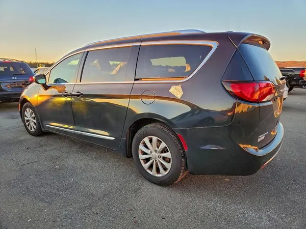 2C4RC1BG0JR354431 2018 CHRYSLER PACIFICA - Image 2