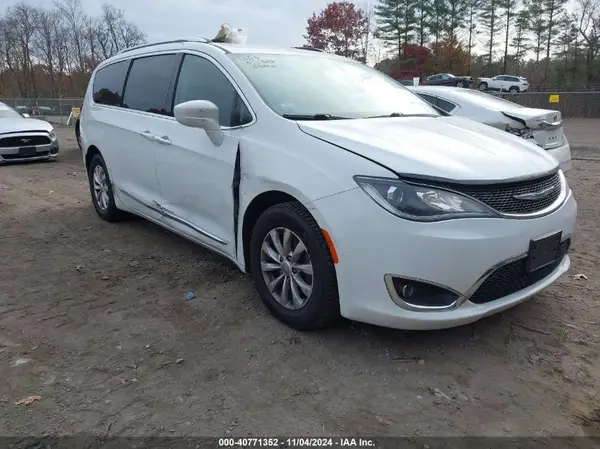 2C4RC1BG0KR526023 2019 CHRYSLER PACIFICA - Image 1