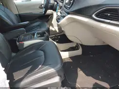 2C4RC1BG0KR526751 2019 CHRYSLER PACIFICA