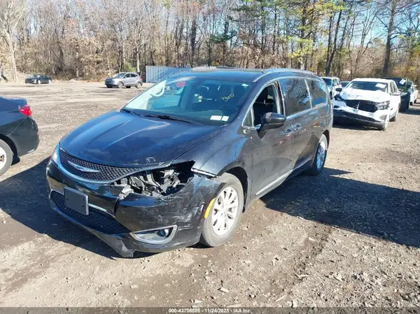 2C4RC1BG0KR531612 2019 CHRYSLER PACIFICA - Image 2