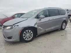 2C4RC1BG0KR548328 2019 CHRYSLER PACIFICA