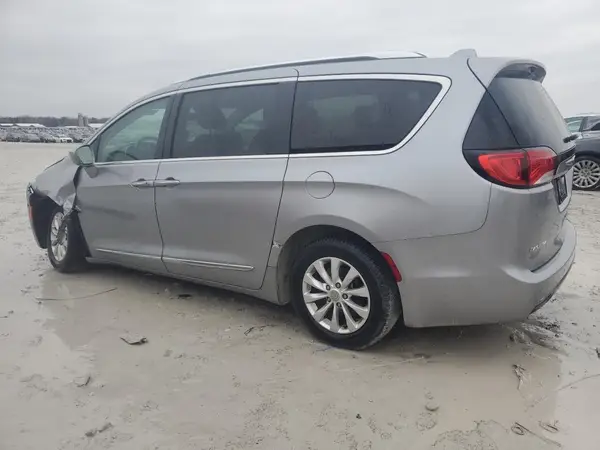 2C4RC1BG0KR548328 2019 CHRYSLER PACIFICA - Image 2