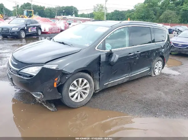 2C4RC1BG0KR551004 2019 CHRYSLER PACIFICA - Image 2