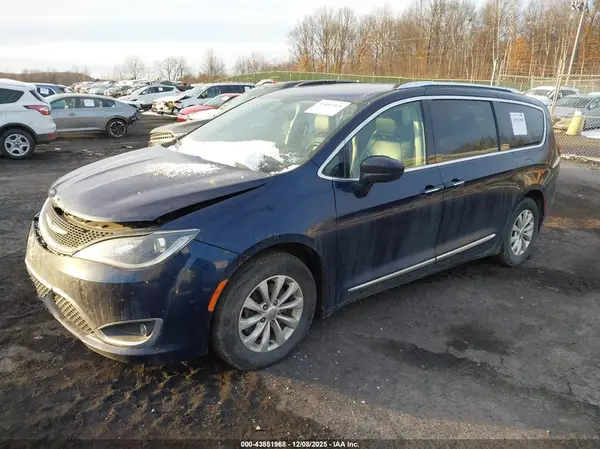2C4RC1BG0KR554792 2019 CHRYSLER PACIFICA - Image 2