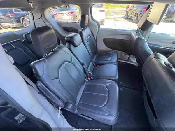 2C4RC1BG0KR555280 2019 CHRYSLER PACIFICA - Image 8