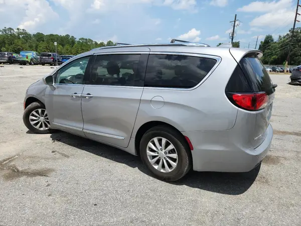 2C4RC1BG0KR560057 2019 CHRYSLER PACIFICA - Image 2