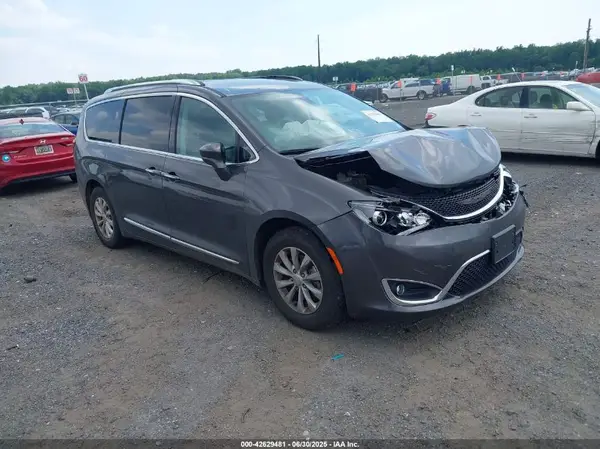 2C4RC1BG0KR576114 2019 CHRYSLER PACIFICA - Image 1