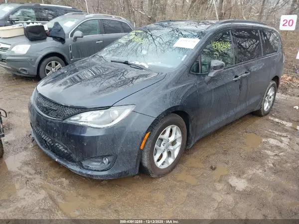 2C4RC1BG0KR589946 2019 CHRYSLER PACIFICA - Image 2