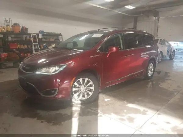 2C4RC1BG0KR596766 2019 CHRYSLER PACIFICA - Image 2