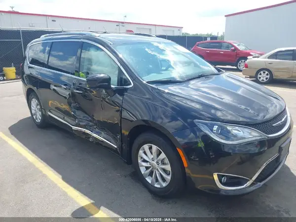 2C4RC1BG0KR596783 2019 CHRYSLER PACIFICA - Image 1
