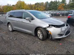 2C4RC1BG0KR617129 2019 CHRYSLER PACIFICA