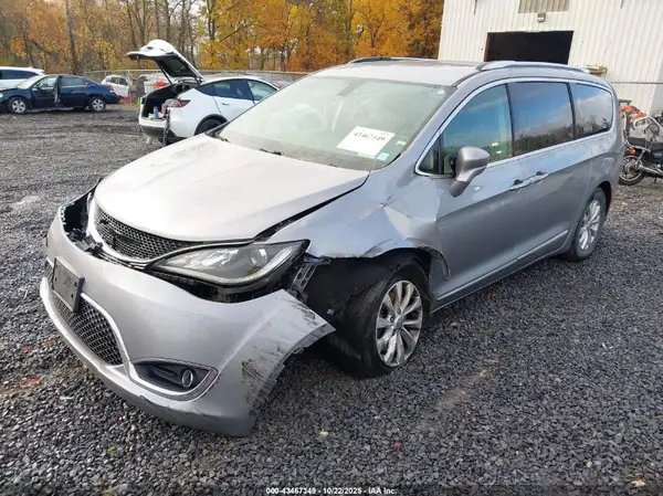 2C4RC1BG0KR617129 2019 CHRYSLER PACIFICA - Image 2