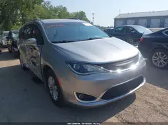 2C4RC1BG0KR617745 2019 CHRYSLER PACIFICA