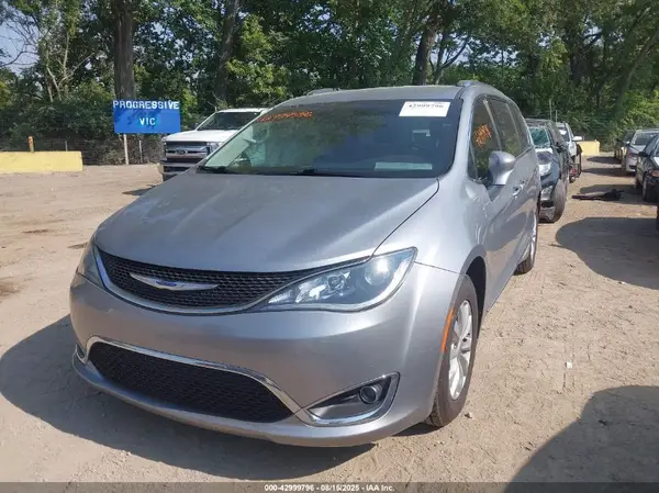 2C4RC1BG0KR617745 2019 CHRYSLER PACIFICA - Image 2