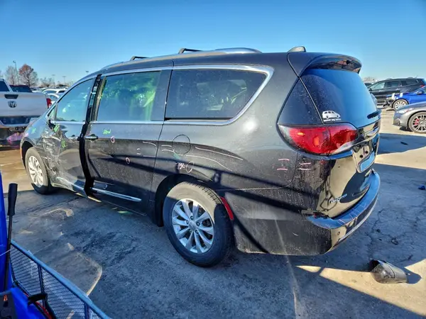 2C4RC1BG0KR625831 2019 CHRYSLER PACIFICA - Image 2