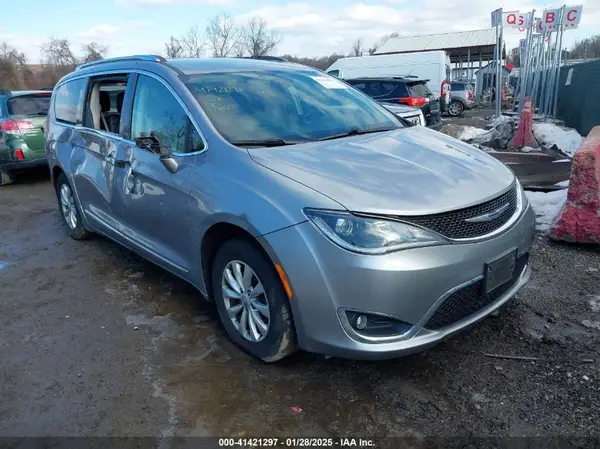 2C4RC1BG0KR625862 2019 CHRYSLER PACIFICA - Image 1