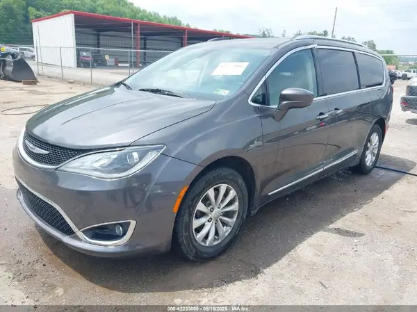 2C4RC1BG0KR625893 2019 CHRYSLER PACIFICA - Image 2