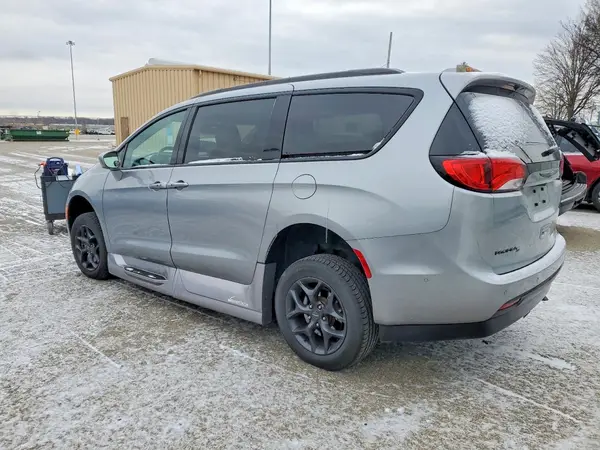 2C4RC1BG0KR630026 2019 CHRYSLER PACIFICA - Image 2
