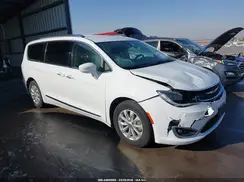 2C4RC1BG0KR651829 2019 CHRYSLER PACIFICA