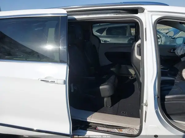 2C4RC1BG0KR651829 2019 CHRYSLER PACIFICA - Image 8