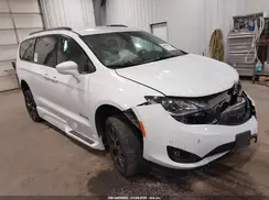 2C4RC1BG0KR657338 2019 CHRYSLER PACIFICA