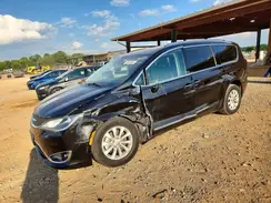 2C4RC1BG0KR700558 2019 CHRYSLER PACIFICA