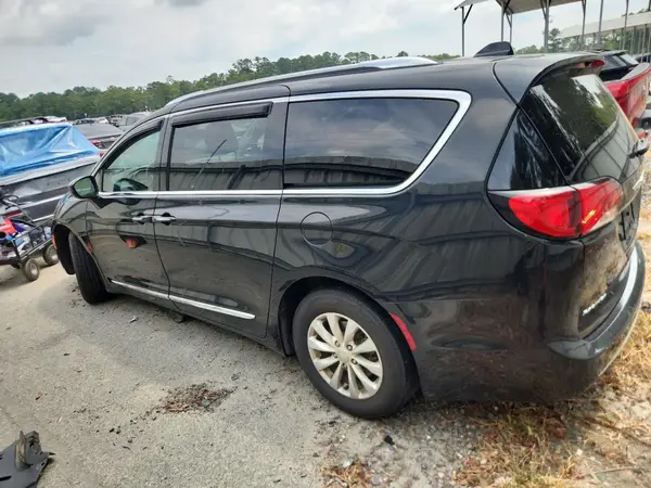 2C4RC1BG0KR708773 2019 CHRYSLER PACIFICA - Image 2
