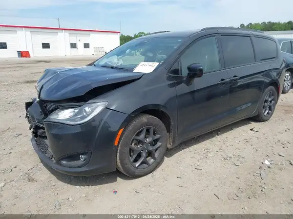 2C4RC1BG0KR714914 2019 CHRYSLER PACIFICA - Image 2
