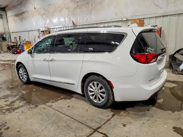 2C4RC1BG0KR721183 2019 CHRYSLER PACIFICA - Image 2
