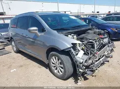 2C4RC1BG0KR732202 2019 CHRYSLER PACIFICA