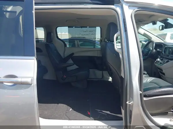 2C4RC1BG0KR732202 2019 CHRYSLER PACIFICA - Image 8