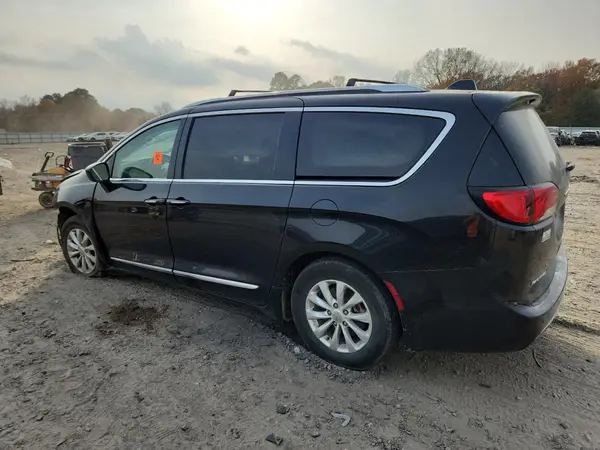 2C4RC1BG0KR732443 2019 CHRYSLER PACIFICA - Image 2